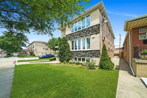 6724 63rd St, Chicago IL 60638-4004 exterior
