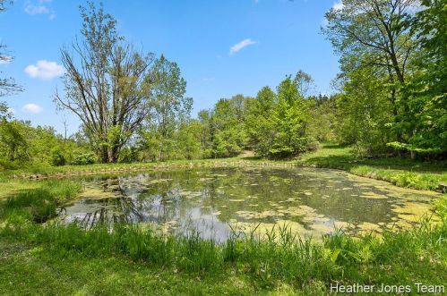 5682 Bartonville Rd, Belding MI 48809-8708 exterior