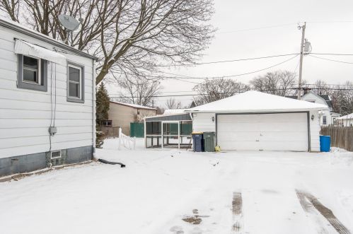 820 91st St, Milwaukee WI  53214-2845 exterior