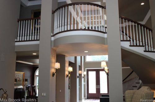 3586 Walnut Brk Dr, Rochester MI 48309-4065 exterior