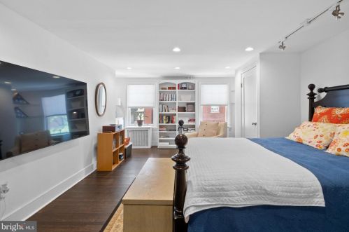 310 16th St, Philadelphia PA  19102-4907 exterior