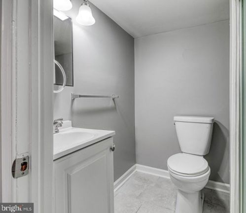 10829 Academy Rd, Philadelphia PA 19154-3901 exterior