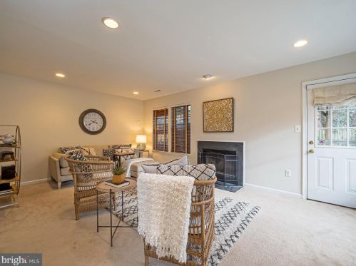 3801 Elbert Ave, Alexandria VA 22305-2058 exterior