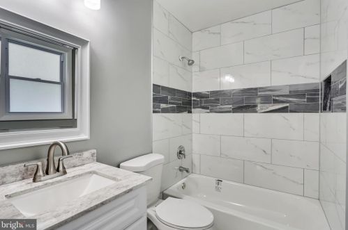 917 Northwest Dr, Silver Spring MD  20901-1435 exterior