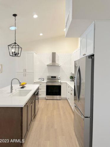 10702 Halley Dr, Chandler, AZ 85248-7709