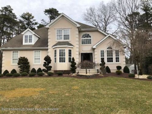 108 Erin Dr, Jackson Twp, NJ 08527-5354