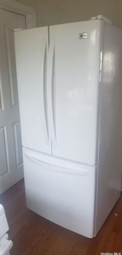 231 Feustal St, Babylon NY  11704-5103 exterior