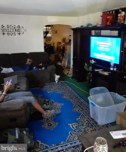 424 21st St, Chester, PA 19013-5512