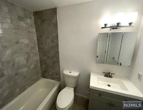 200 Paterson Plank Rd, Union City NJ 07087-3415 exterior