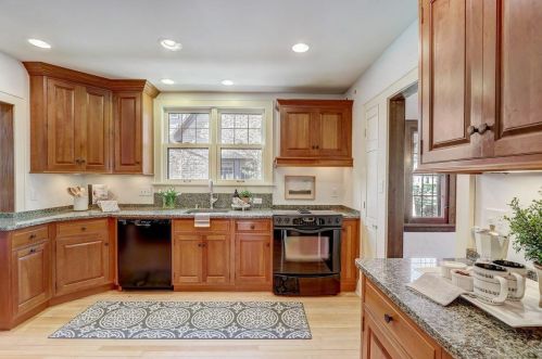 5347 Berkeley Blvd, Milwaukee WI 53217-5138 exterior