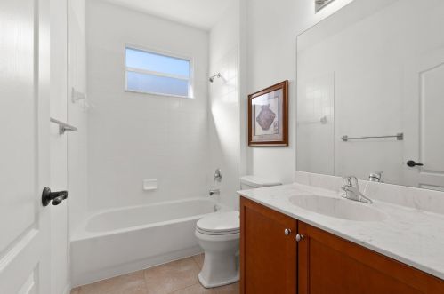 10084 Stonegate Dr, Fort Pierce FL 34987-2423 exterior