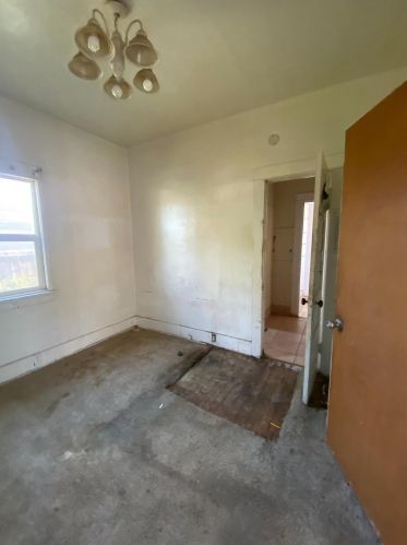 406 West Ave, Turlock CA  95380-5364 exterior