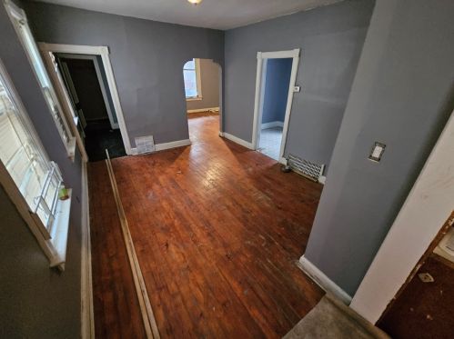 2842 16th St, Milwaukee, WI 53215-3722