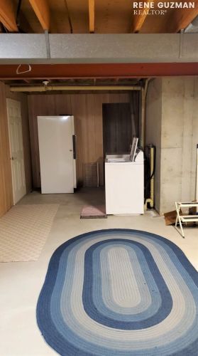 2325 Radcliff Vlg Dr, Grand Rapids MI 49546-7724 exterior