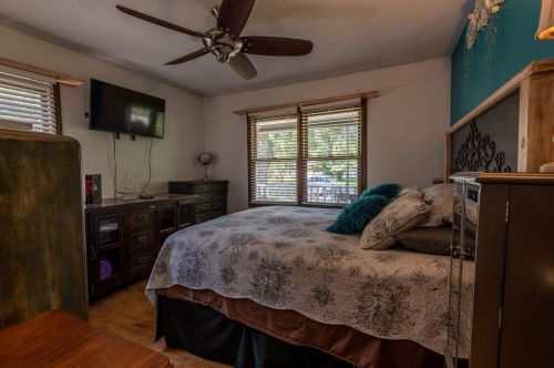 7477 Dakota St, Gary IN 46405-1721 exterior