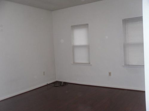 154 2 St, Pittsburgh PA 15215-2104 exterior