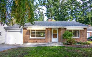 322 148th St, Seattle, WA 98133-6407