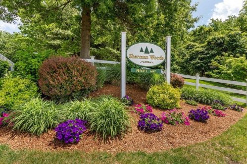 60 Evergreen Cir, Canton MA  02021-2085 exterior