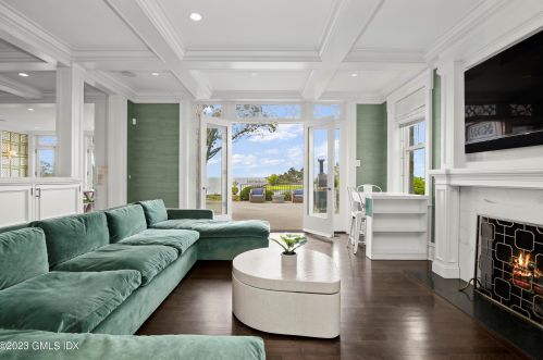 545 Indian Fld Rd, Greenwich CT 06830-7219 exterior