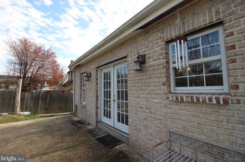 80 Ridgeway Ave, Manor PA 19036-1924 exterior