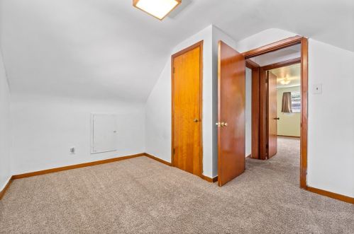 2107 Plainview Ave, Pittsburgh PA 15226-1545 exterior