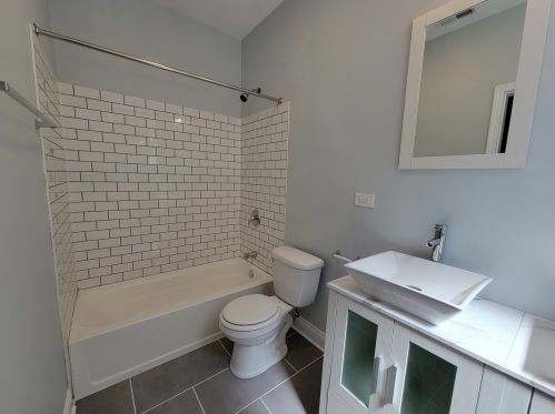 6833 Merrill Ave, Chicago IL 60649-1610 exterior