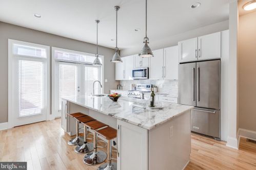 2308 Catharine St, Philadelphia PA 19143-1628 exterior