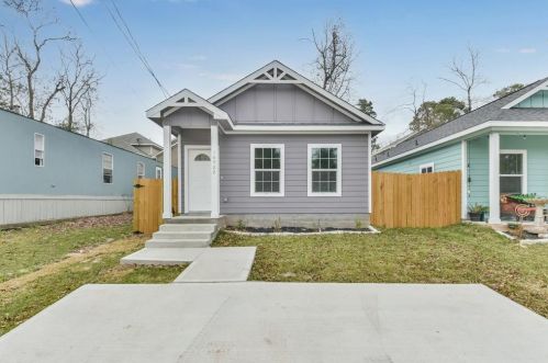 830 Palmdate, Montgomery TX  77316-2961 exterior