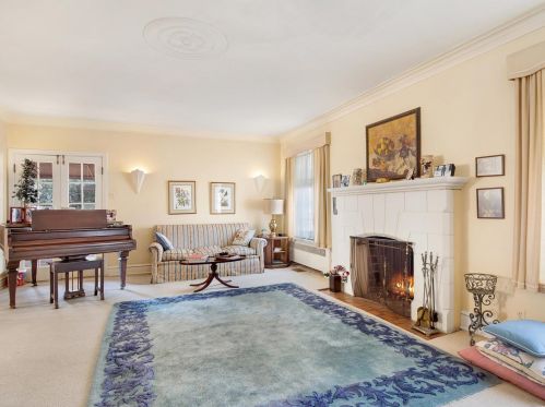 7442 Cromwell Dr, Saint Louis MO 63105-2919 exterior