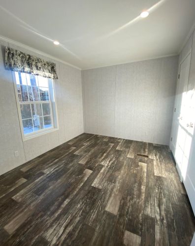 29 Hazel Dr, Concord NH 03301-3426 exterior