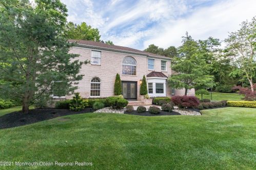 5 Overlook Dr, Jackson Twp, NJ 08527-4811