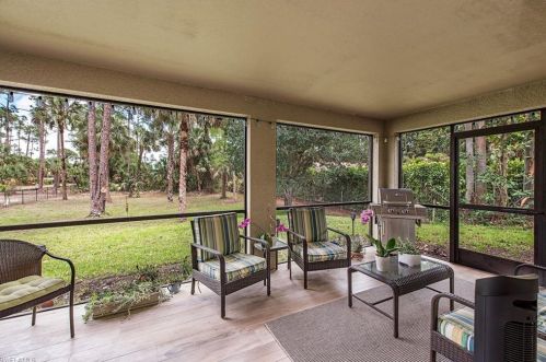130 2nd St, Naples, FL 34120-2008