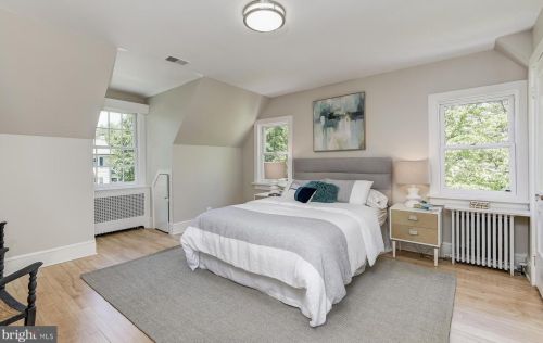 3912 Blackthorn St, Bethesda MD 20815-5056 exterior