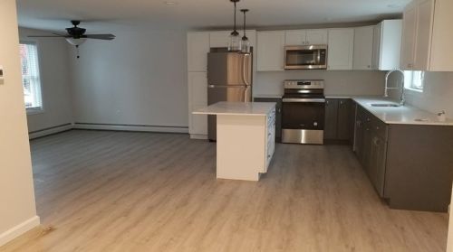 8 Deluca St, Providence RI  02919-6102 exterior