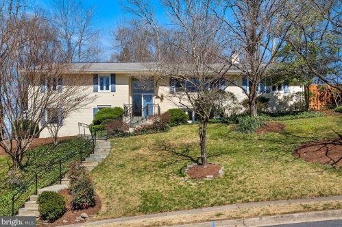 3825 37th St, Arlington, VA 22207-4822