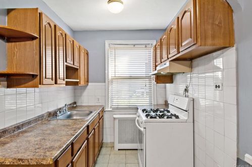 2320 Tenbroeck Ave, Bronx NY 10469-5308 exterior