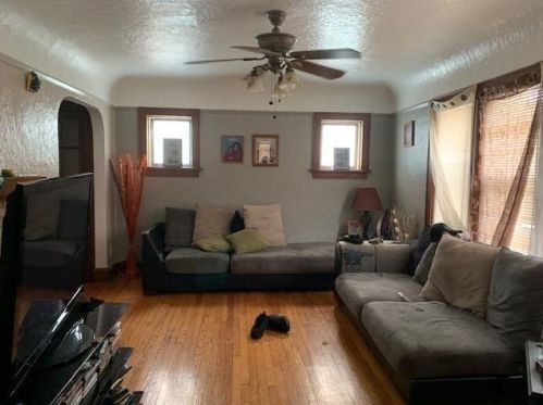3117 16th St, Milwaukee, WI 53215-4524
