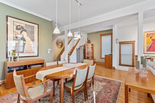 3822 Seeley Ave, Chicago IL 60645-5511 exterior