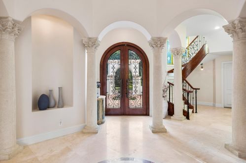 8060 Twin Lk Dr, Boca Raton FL 33496-1945 exterior