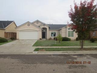 2538 Trapper Springs Ave, Tulare, CA 93274-6259