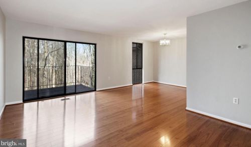 10943 Deborah Dr, Rockville MD 20854-2724 exterior