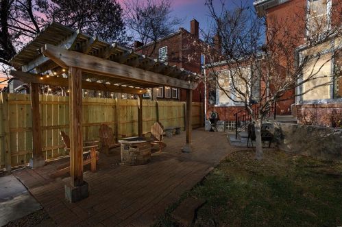 3826 Arsenal St, Saint Louis MO 63116-4803 exterior