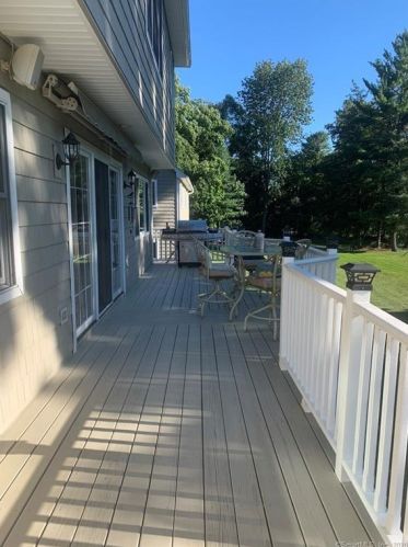 469 Roosevelt Dr, Seymour CT 06478-2701 exterior