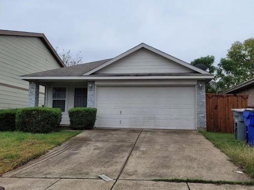 235 Cliff Heights Cir, Dallas, TX 75241-5330