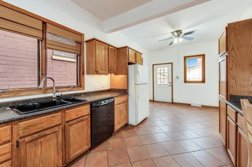 5647 Magnolia Ave, Chicago IL 60660-1908 exterior