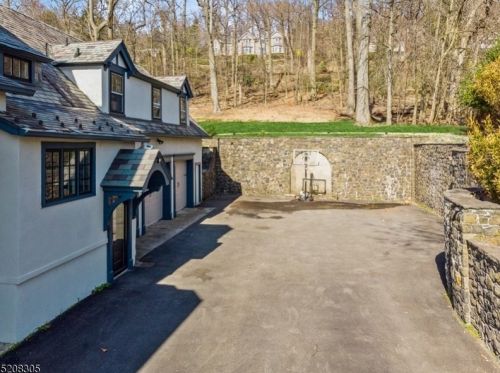 264 Upper Mtn Ave, Montclair NJ 07043-1417 exterior