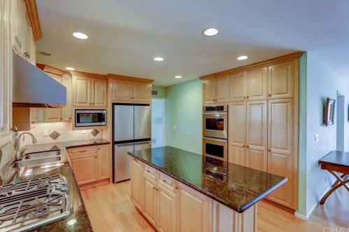 313 Lillie Ave, Fullerton CA 92831-4226 exterior