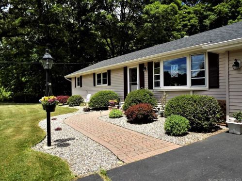 282 Hayden Station Rd, Windsor, CT 06095-1413