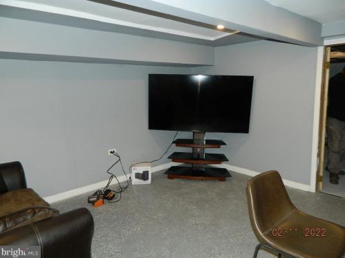 34 Dean Ave, Trenton NJ 08618-5201 exterior