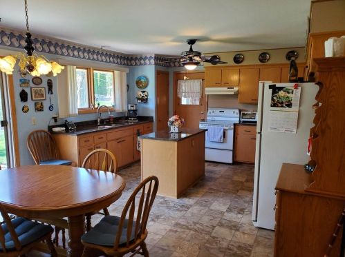 5221 Maher Ave, Madison, WI 53716-2823